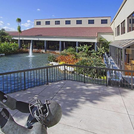 Miami Lakes Hotel Екстериор снимка