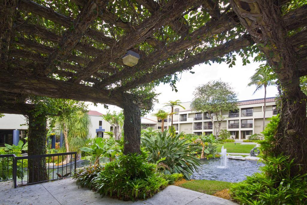 Miami Lakes Hotel Екстериор снимка
